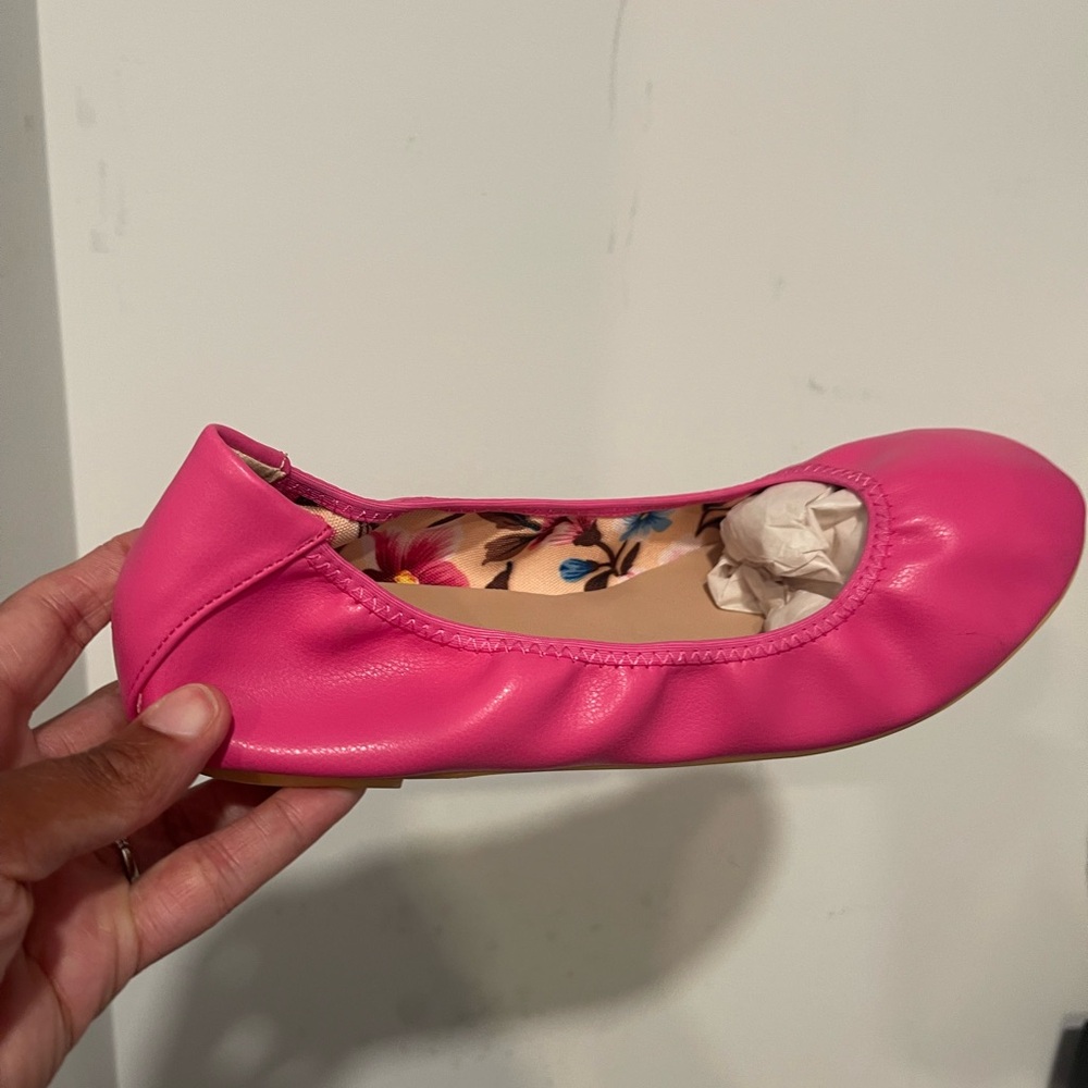Journee Collection | Lindy Ballet Flat | Fuchsia | Size 9|